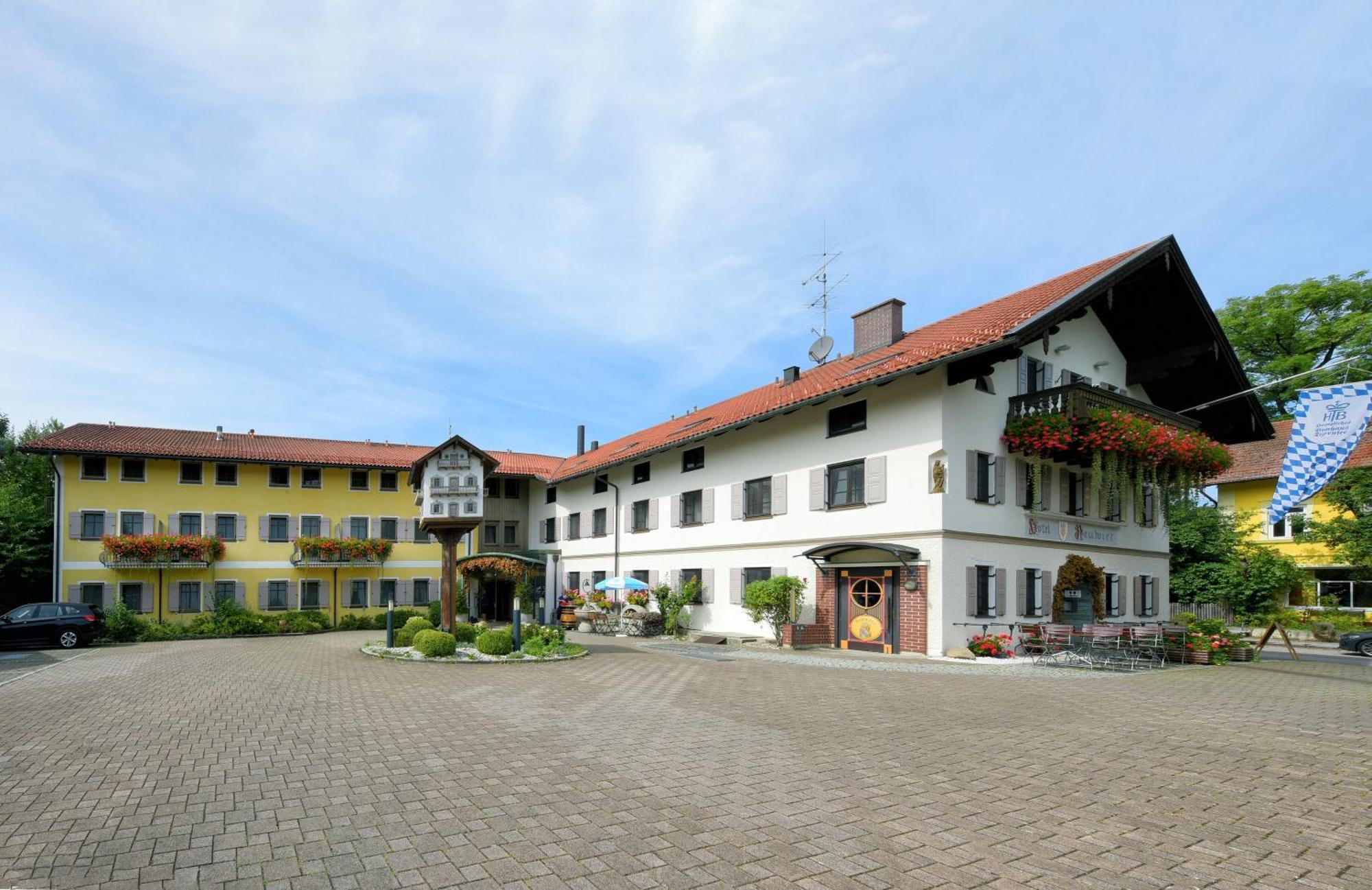 Hotel Neuwirt Sauerlach Zewnętrze zdjęcie